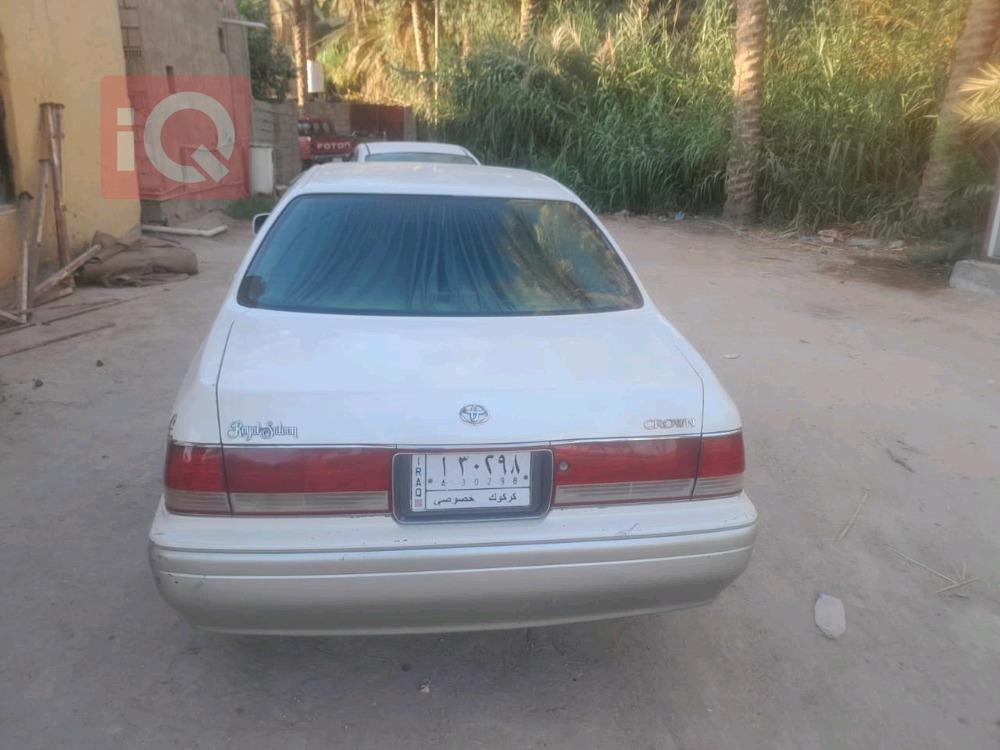 تۆیۆتا کراون